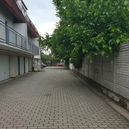Apartment Oneplus Apartman